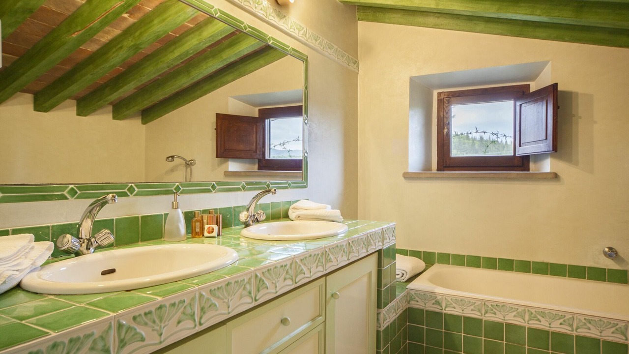 Photo of Bathroom in Monsanto