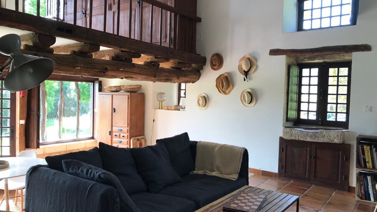 Photo of Livingroom in Saint-Laurent-des-Batons
