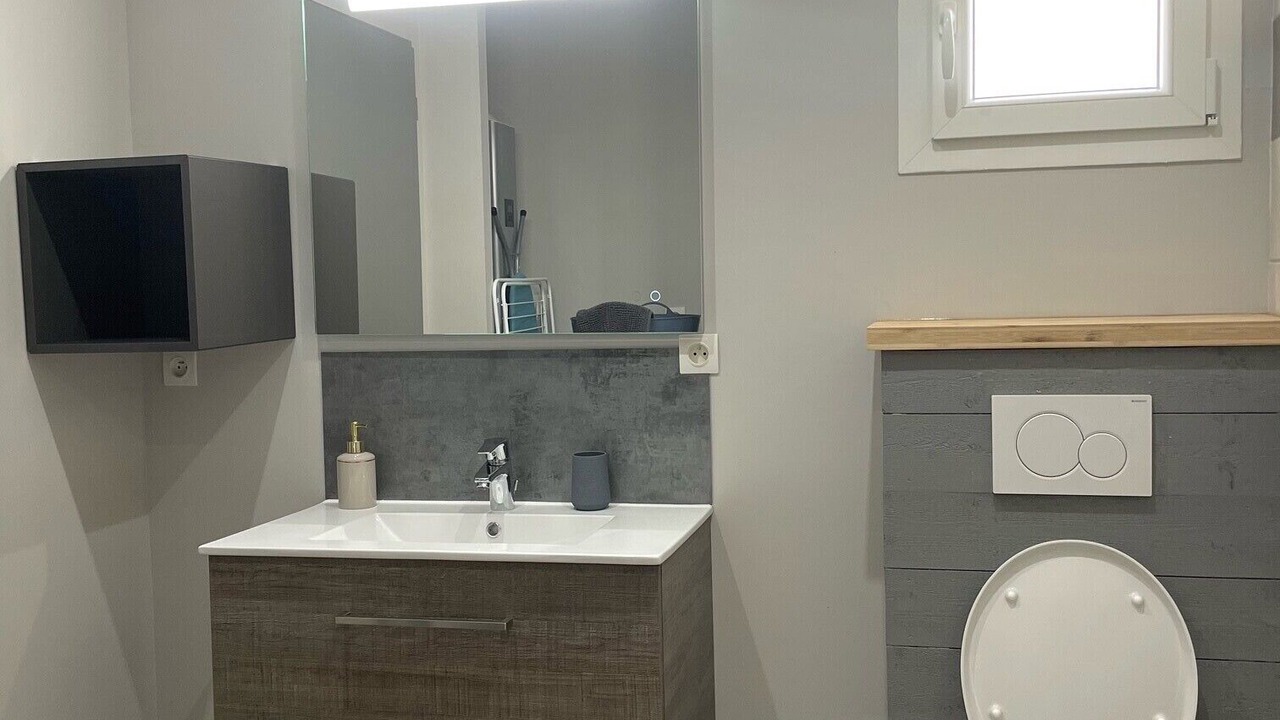 Photo of Bathroom in Grayan-Et-L'Hopital