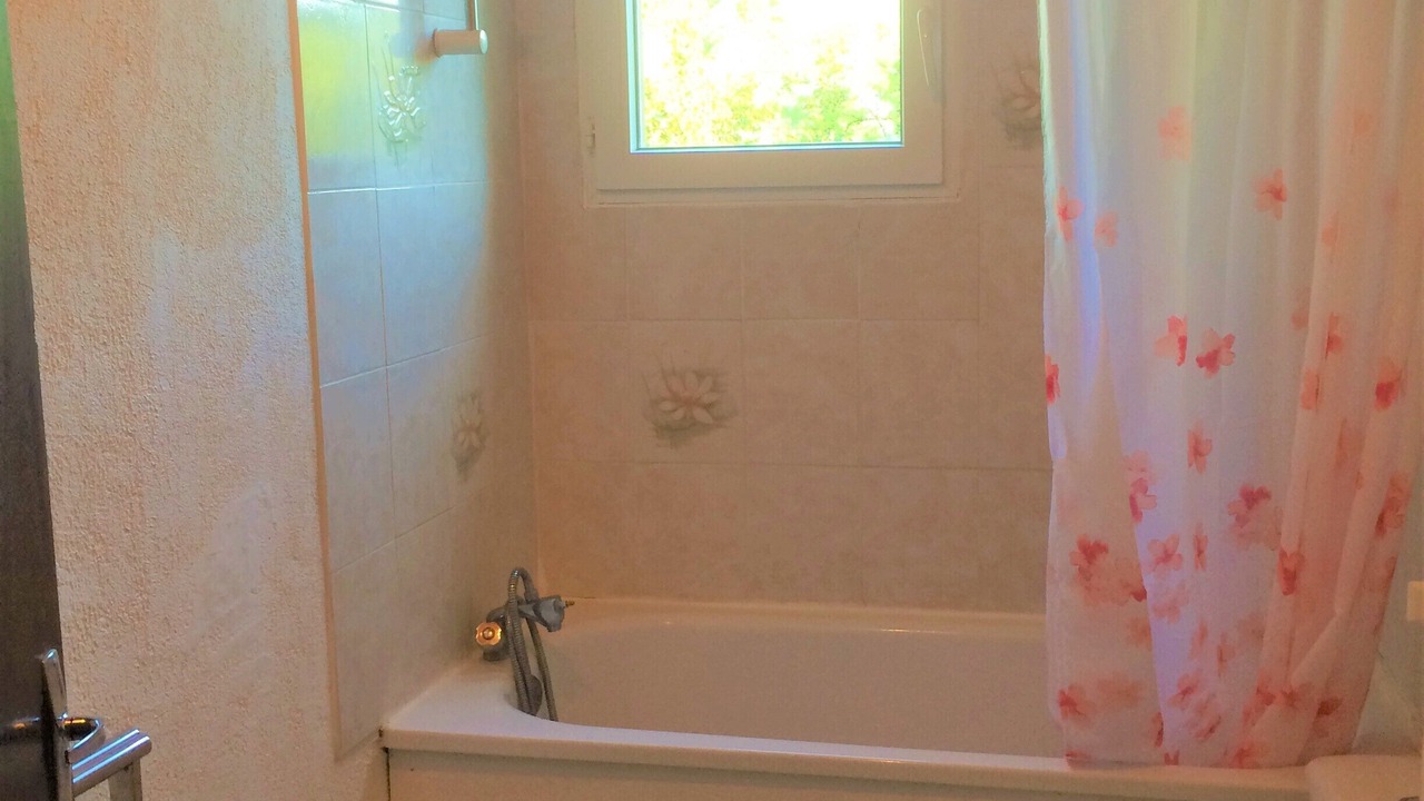 Photo of Bathroom in Vitrac