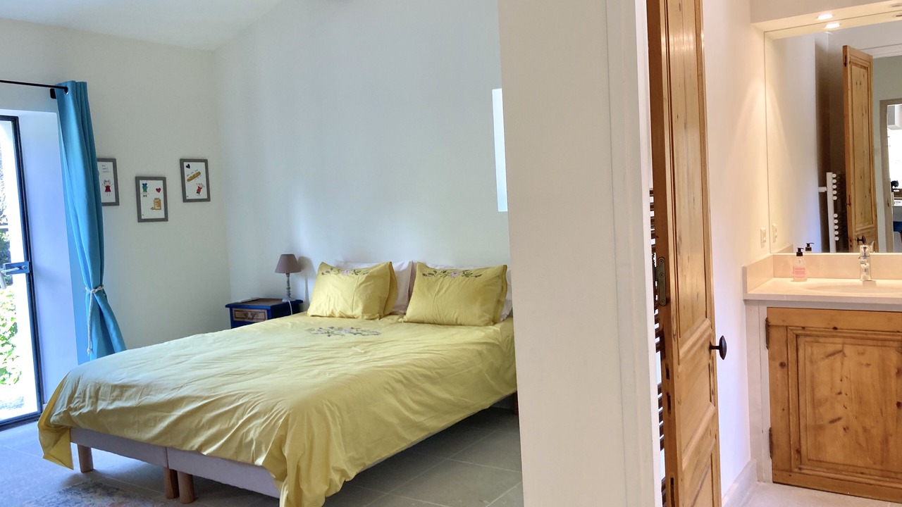 Photo of Bedroom in Cabrieres-d'Avignon