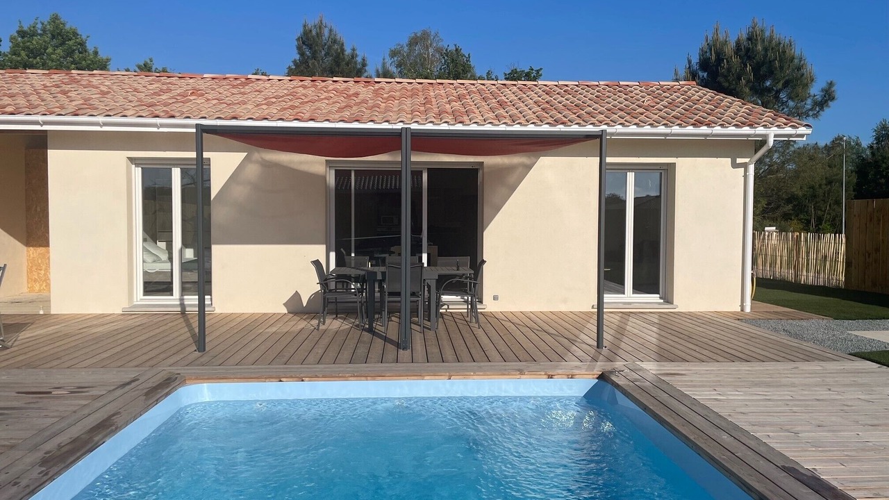 Photo of Outdoor in Grayan-Et-L'Hopital