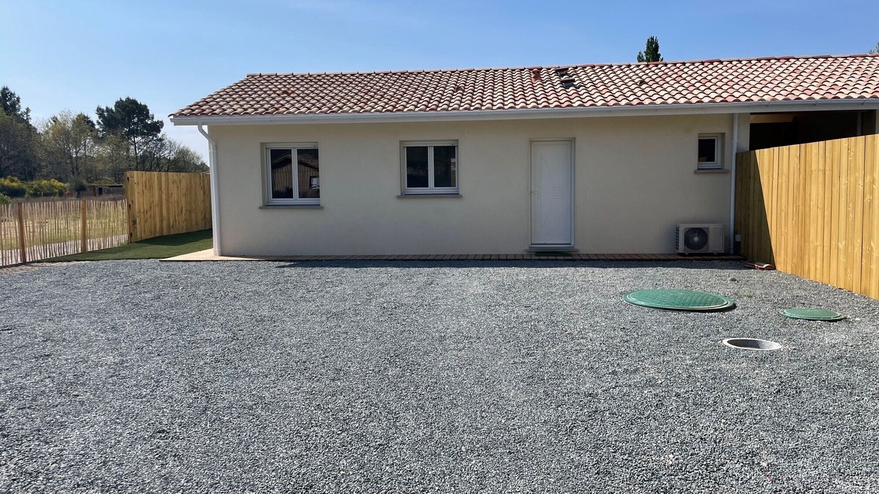 Photo of Outdoor in Grayan-Et-L'Hopital