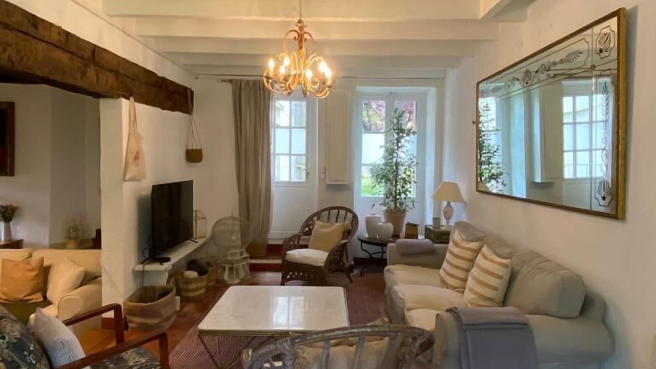 Photo of Livingroom in Pouancay