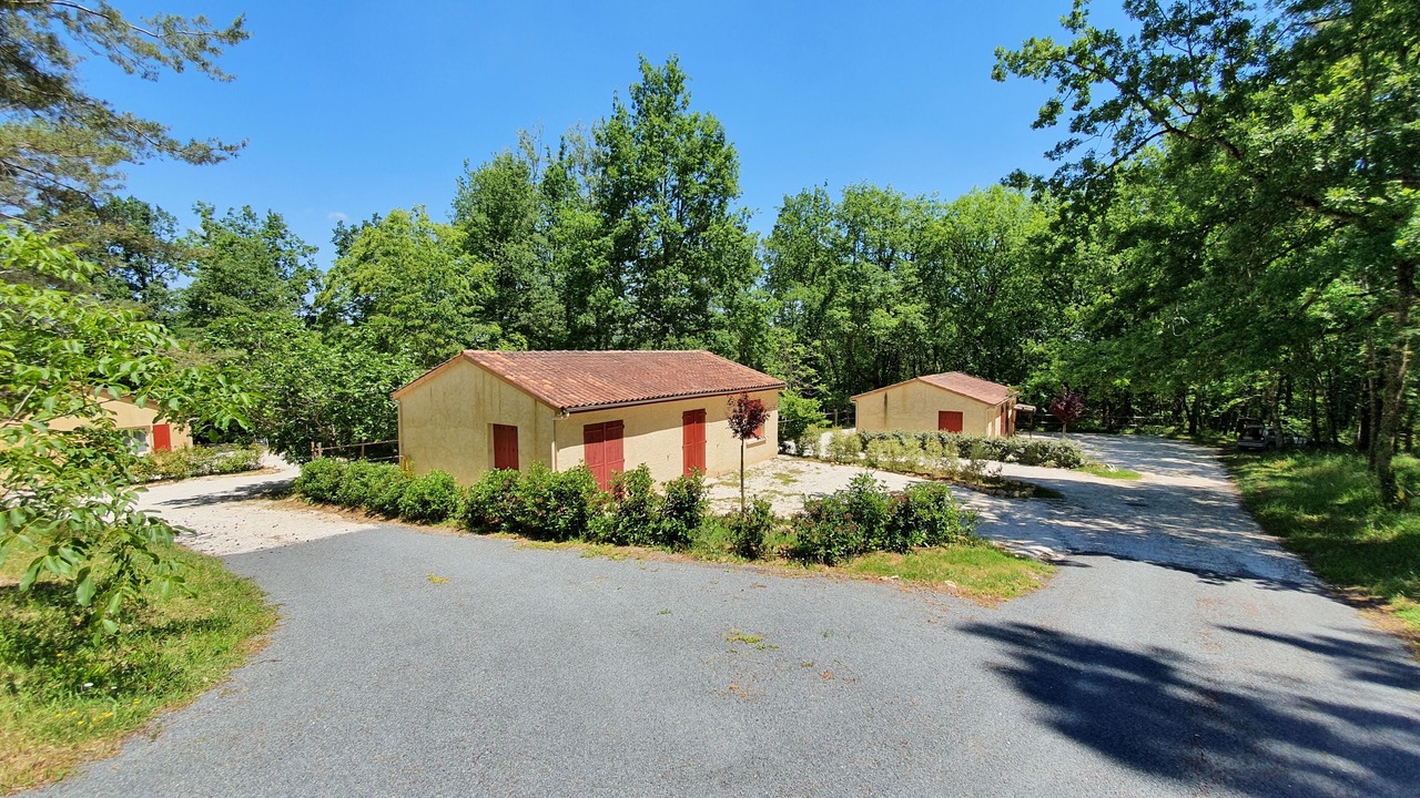 Photo of Outdoor in Saint-Andre-dAllas