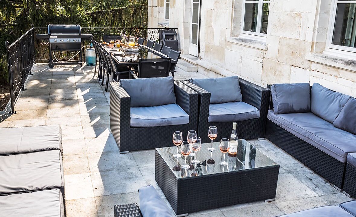 Photo of Outdoor in Saint-Meme-les-Carrieres