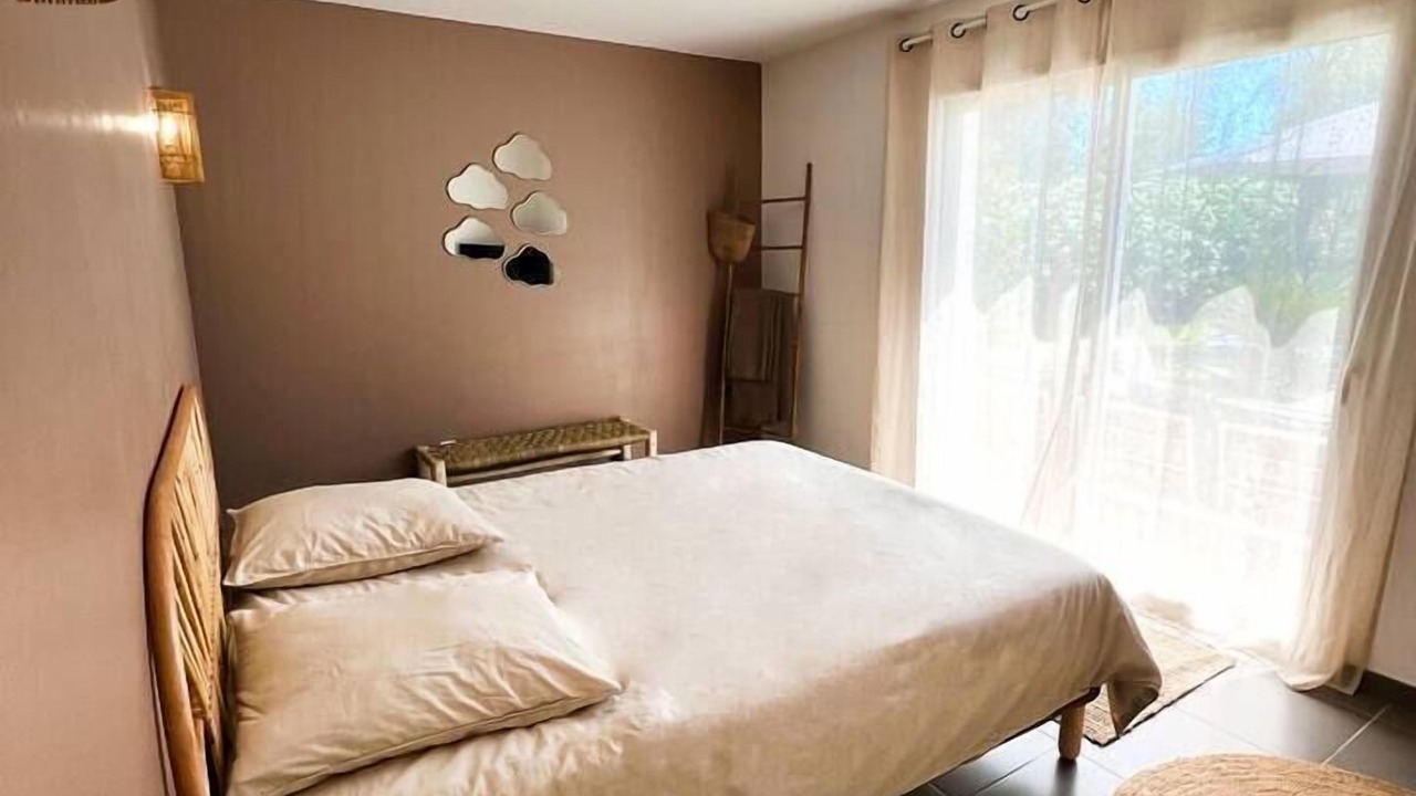 Photo of Bedroom in La Crau