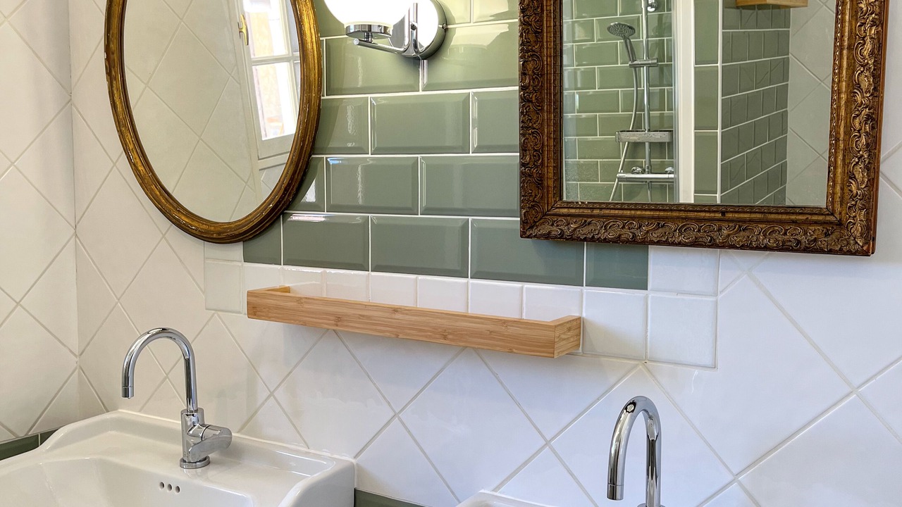 Photo of Bathroom in Messanges