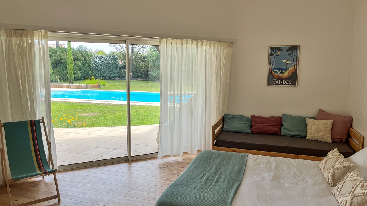 Photo of Bedroom in Messanges