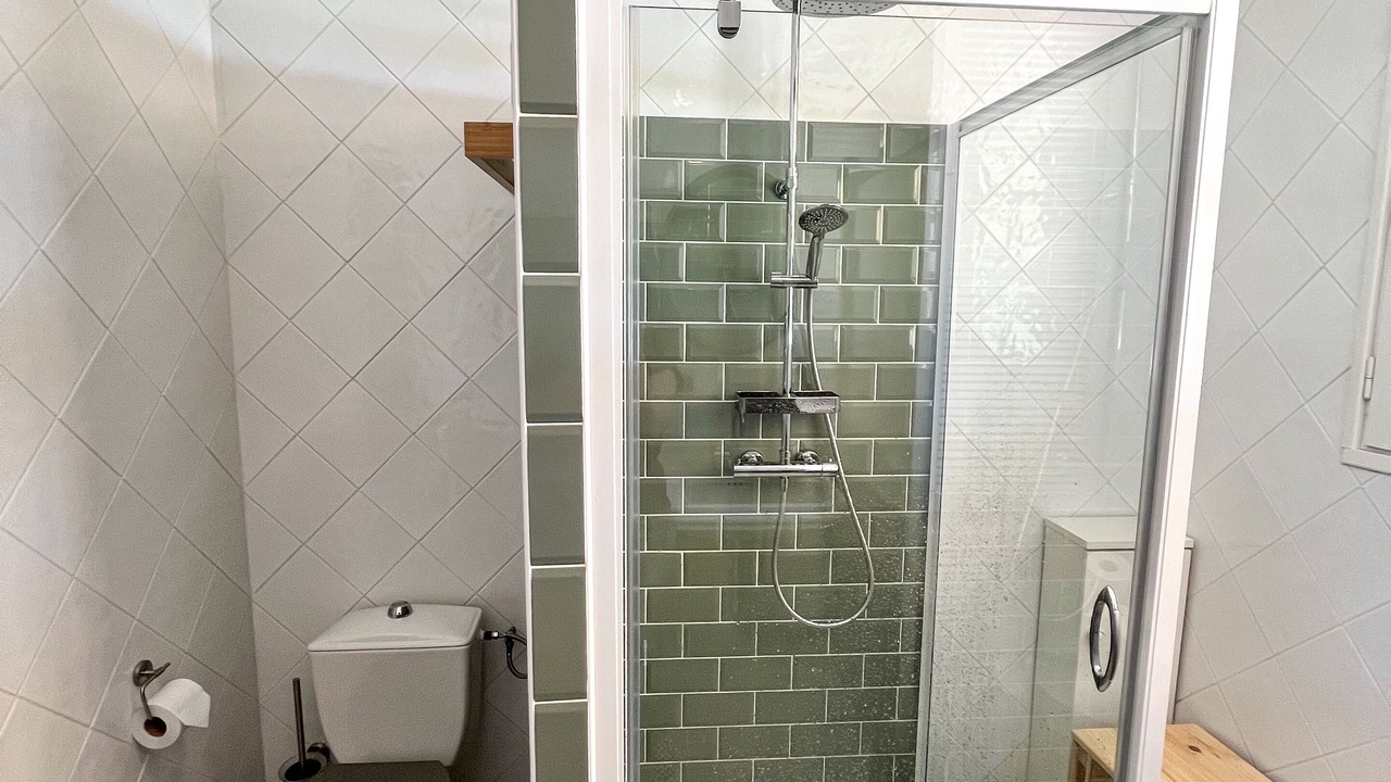 Photo of Bathroom in Messanges