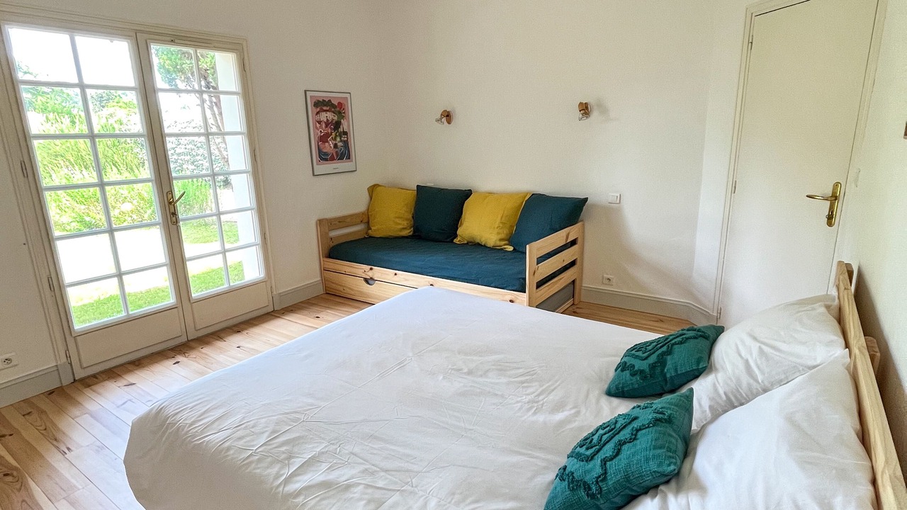 Photo of Bedroom in Messanges