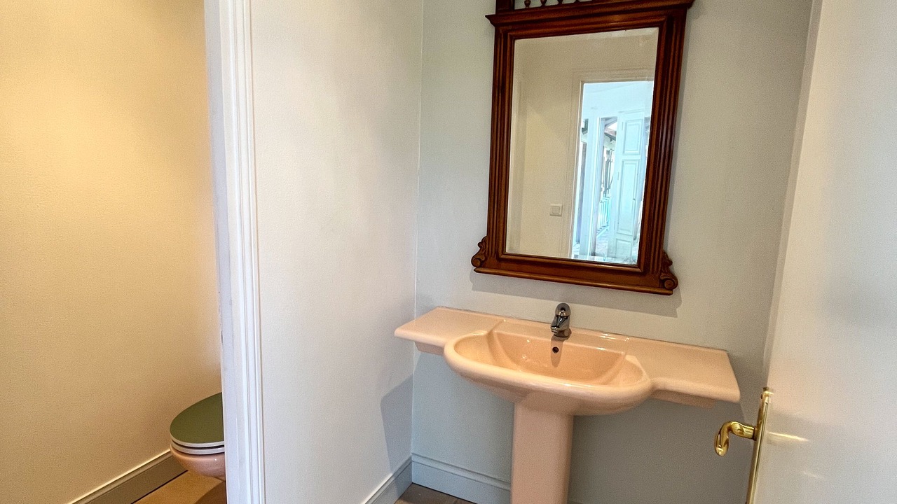 Photo of Bathroom in Messanges