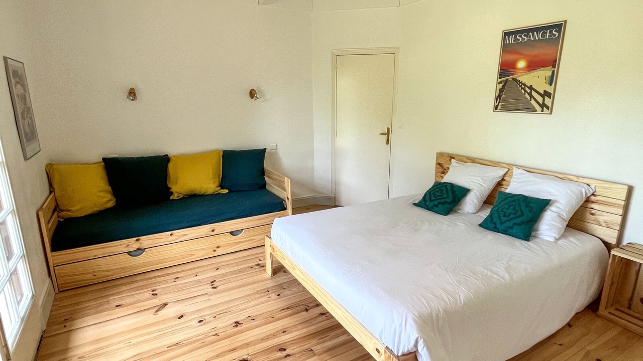 Photo of Bedroom in Messanges