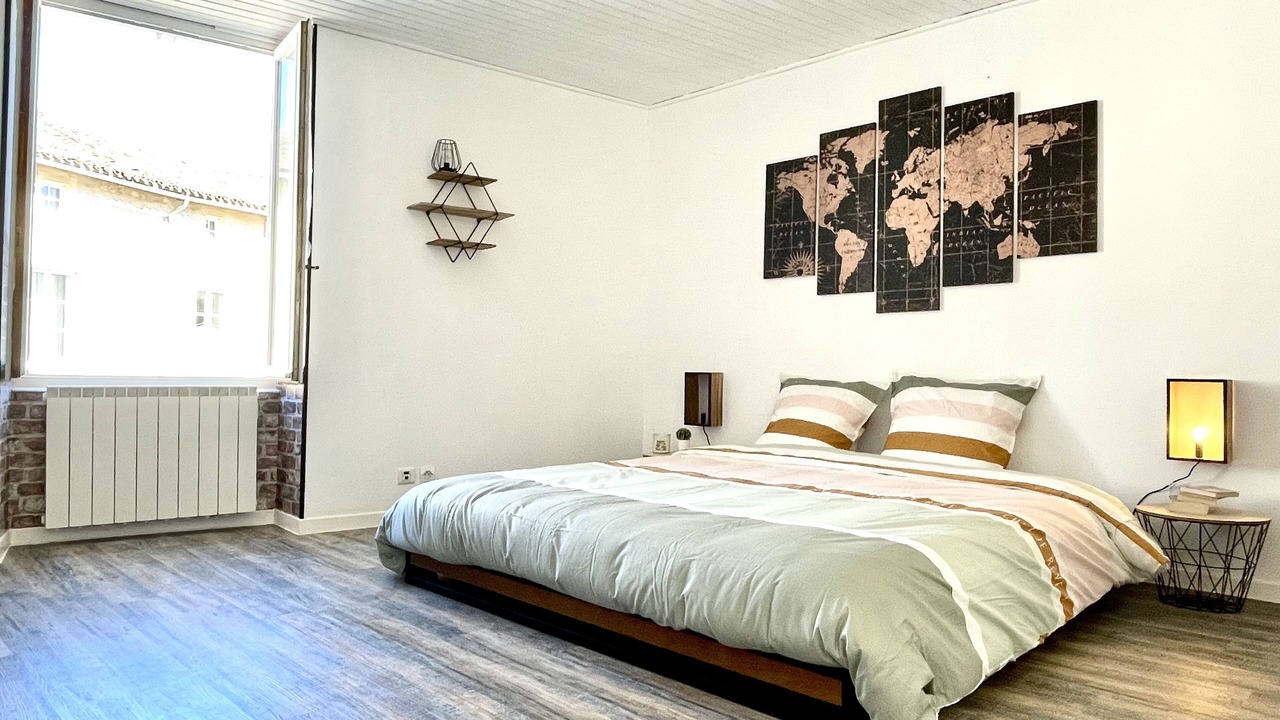 Photo of Bedroom in Lusignan