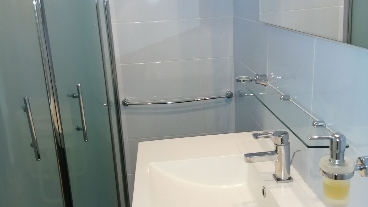 Photo of Bathroom in Lanton