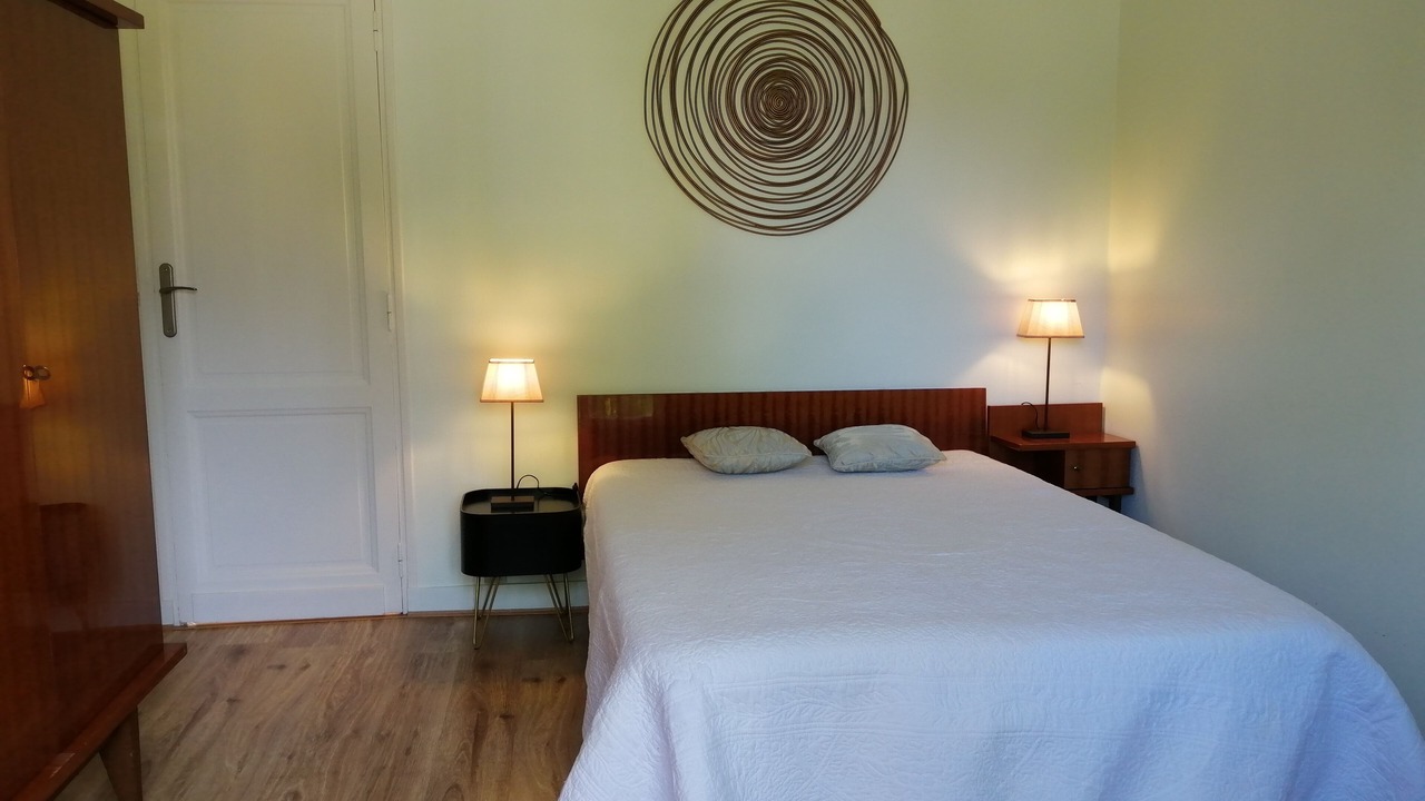 Photo of Bedroom in Lanton