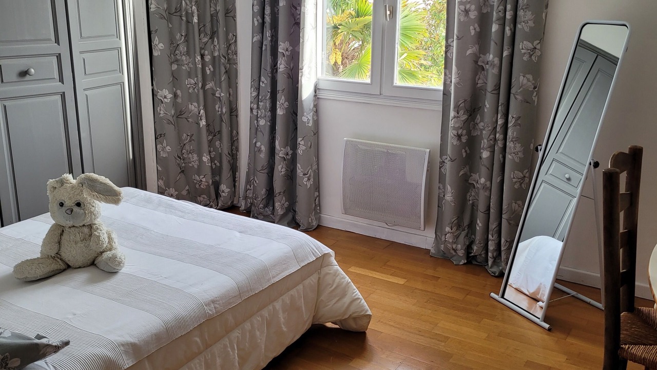 Photo of Bedroom in Saint-Georges-de-Didonne