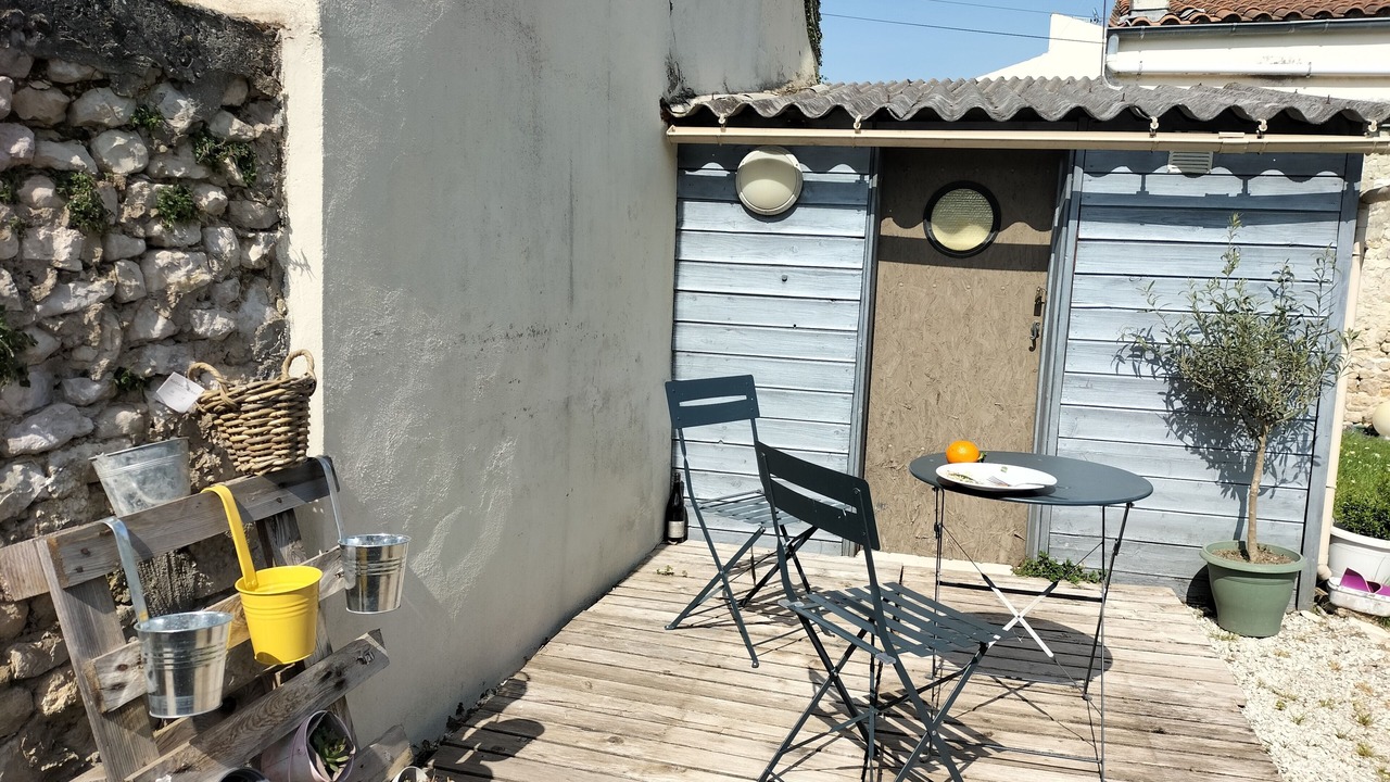 Photo of Patio Balcony in Dompierre-sur-Mer
