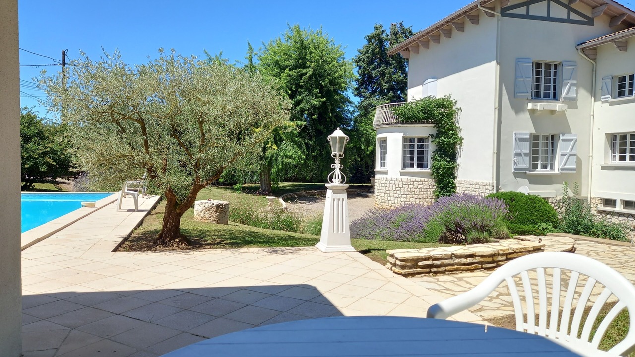 Photo of Patio Balcony in Sainte-Livrade-sur-Lot