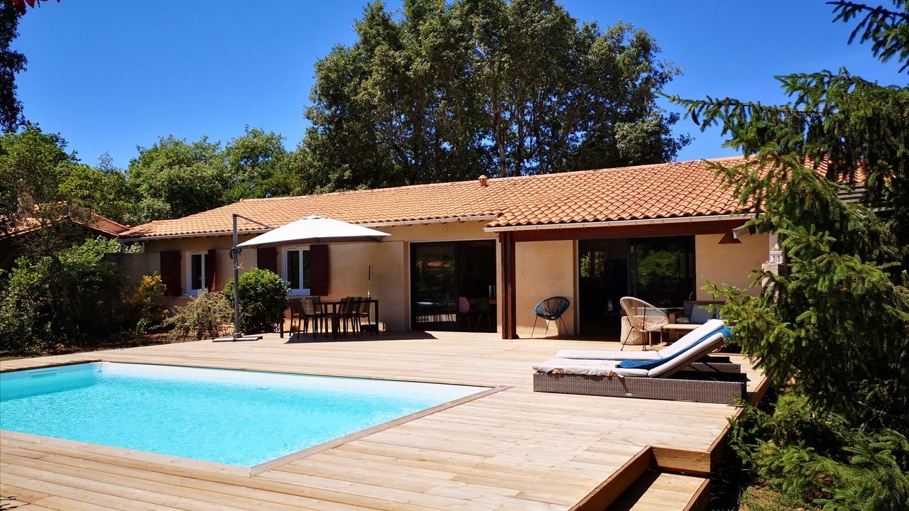 Photo of Outdoor in Saint-Aubin-de-Medoc