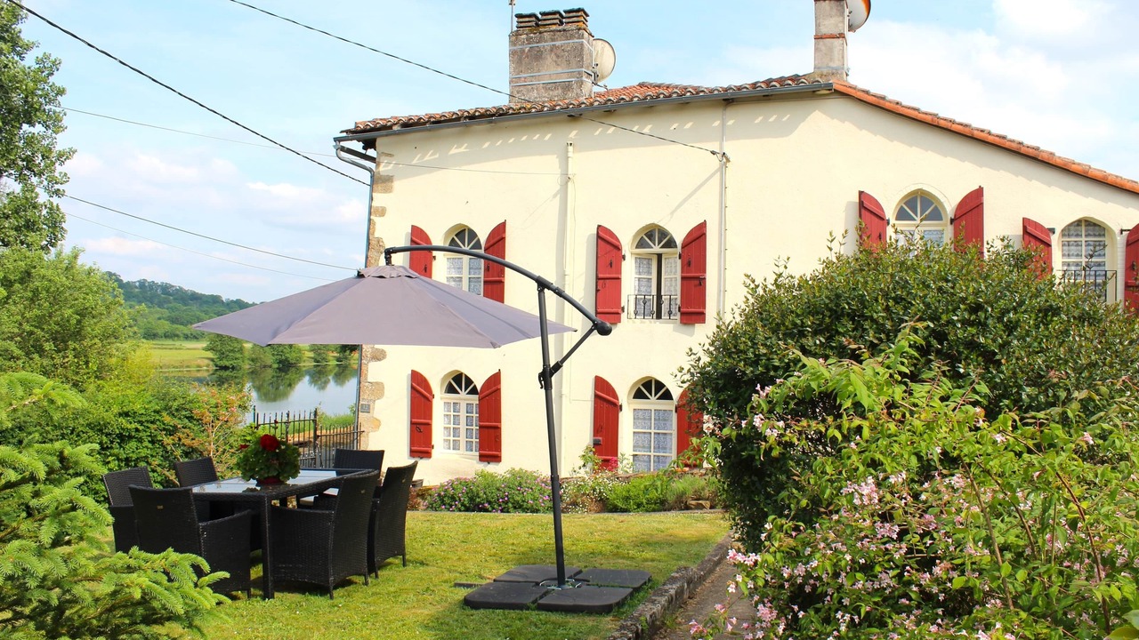 Photo of Others in Availles-Limouzine