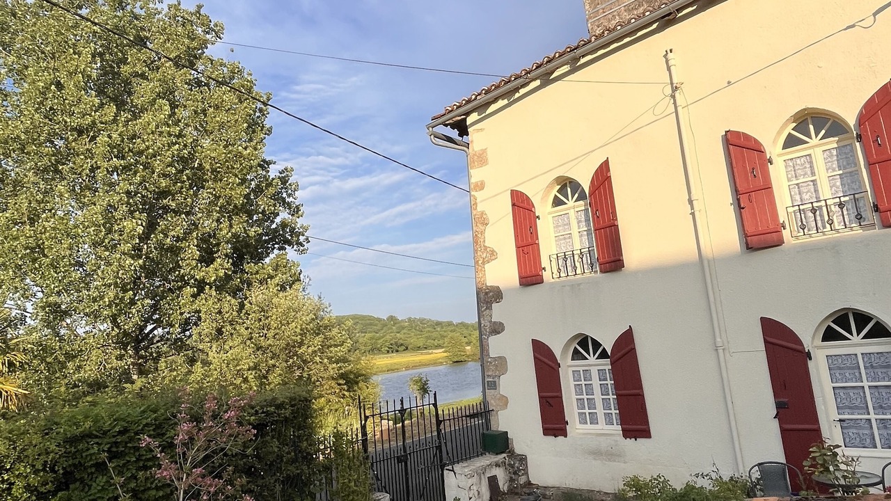 Photo of Others in Availles-Limouzine