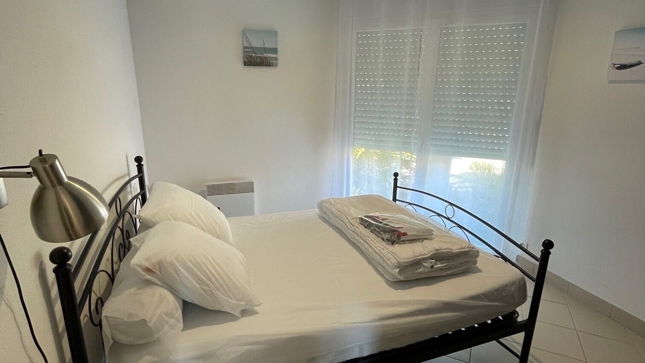 Photo of Bedroom in Grayan-Et-L'Hopital