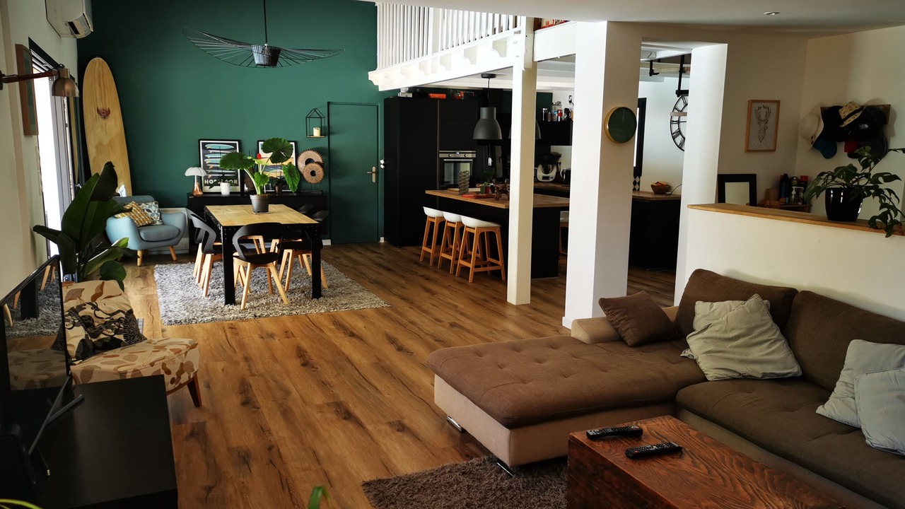 Photo of Livingroom in Saint-Sulpice-et-Cameyrac