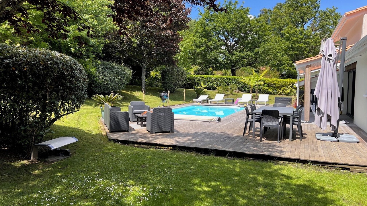 Photo of Outdoor in Saint-Sulpice-et-Cameyrac