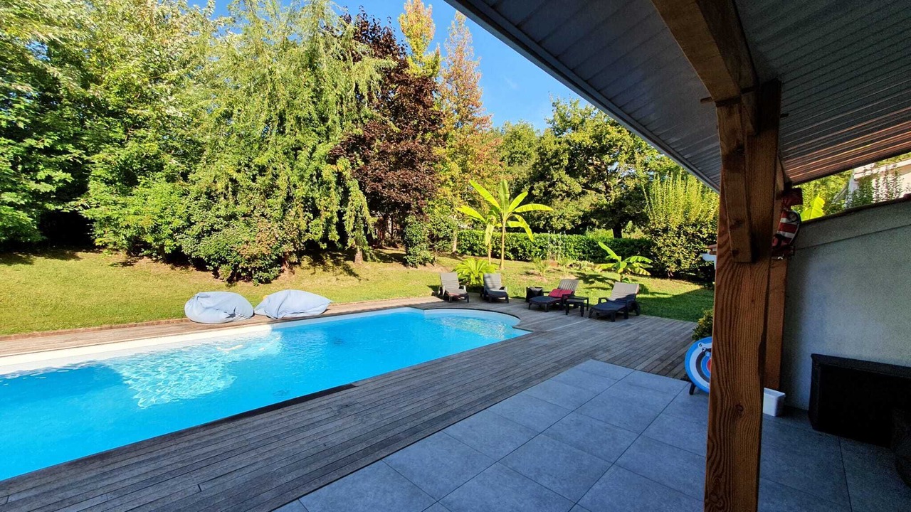 Photo of Outdoor in Saint-Sulpice-et-Cameyrac