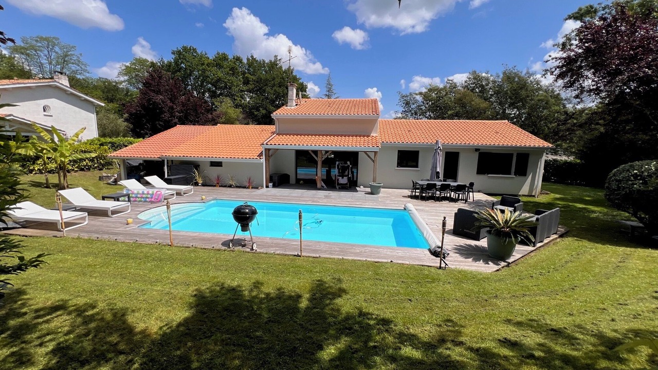 Photo of Outdoor in Saint-Sulpice-et-Cameyrac