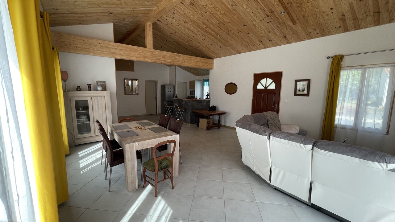 Photo of Livingroom in Cheray