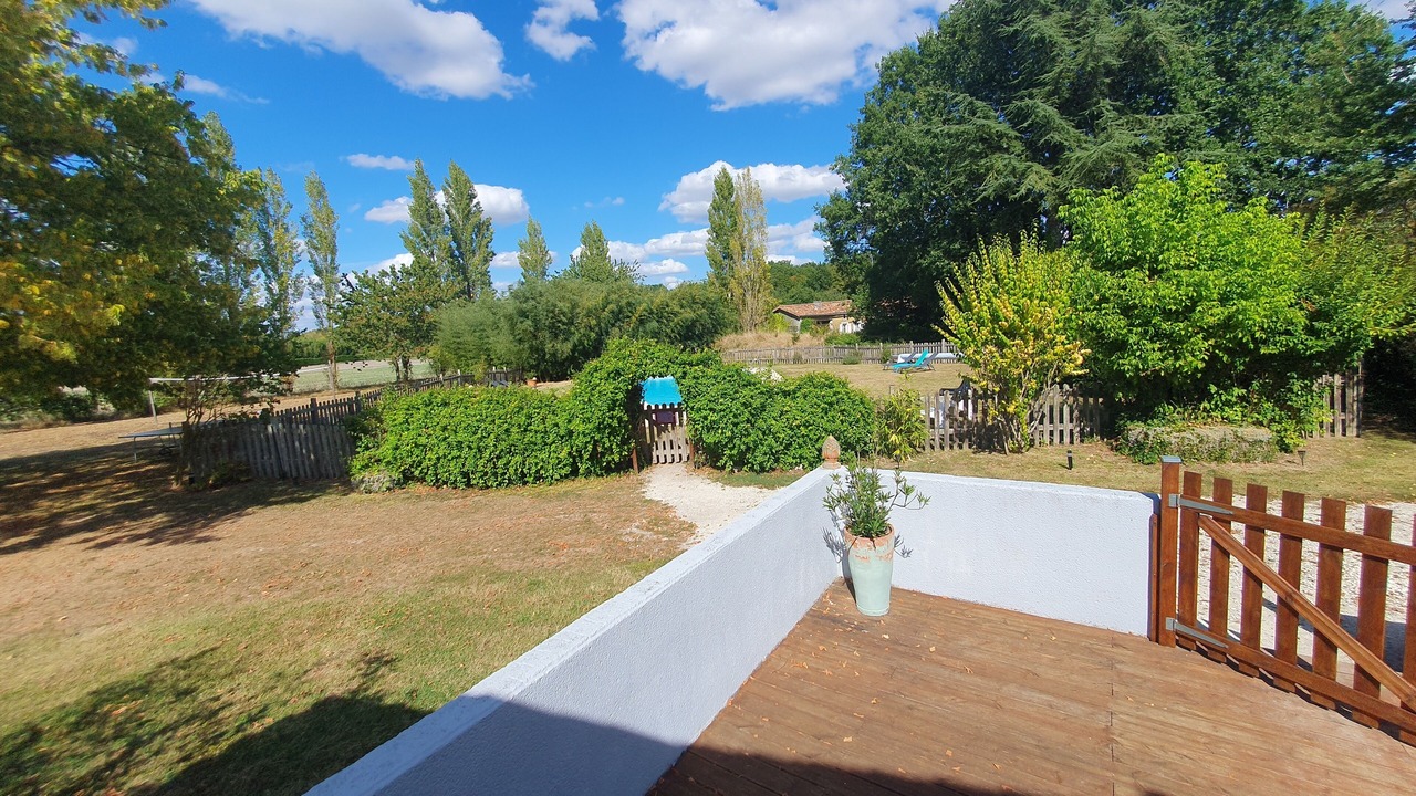 Photo of Outdoor in Chaunac