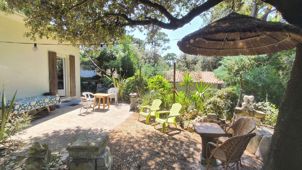 Photo of Patio Balcony in Ronce-les-Bains