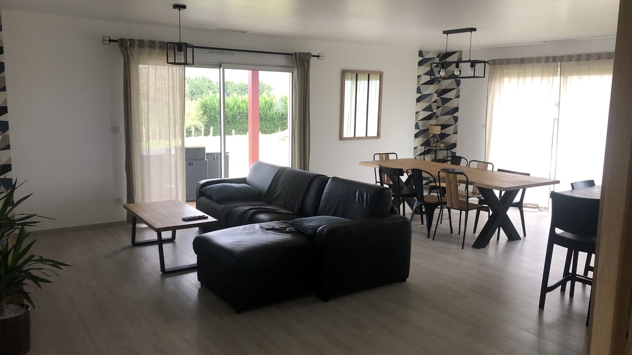 Photo of Livingroom in Behasque-Lapiste
