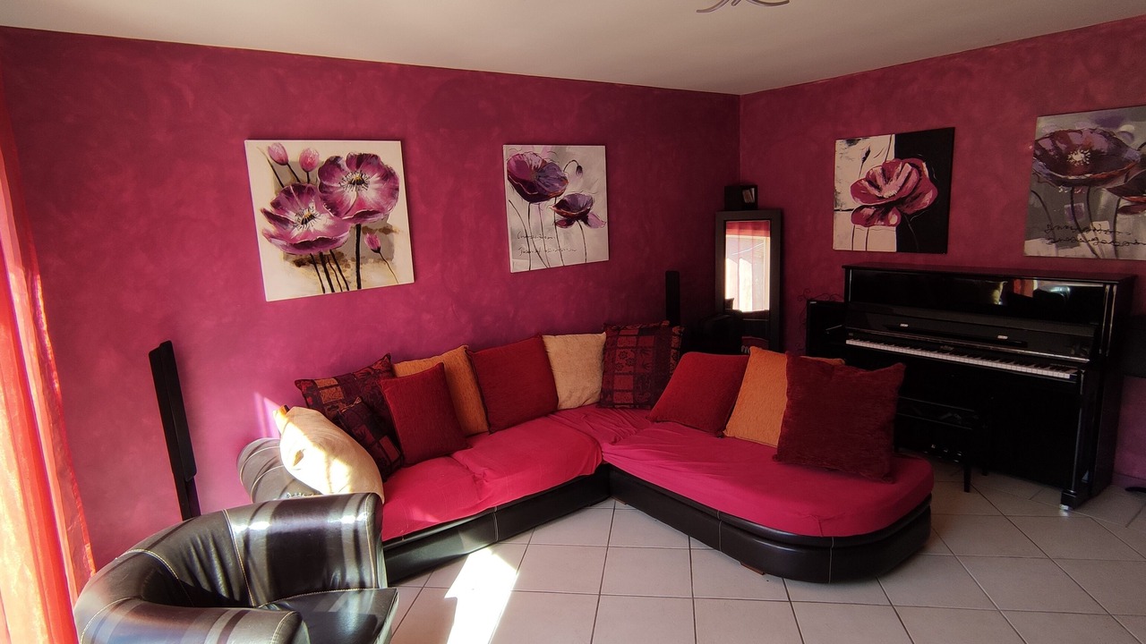 Photo of Livingroom in Saint-Hilaire-de-Lusignan