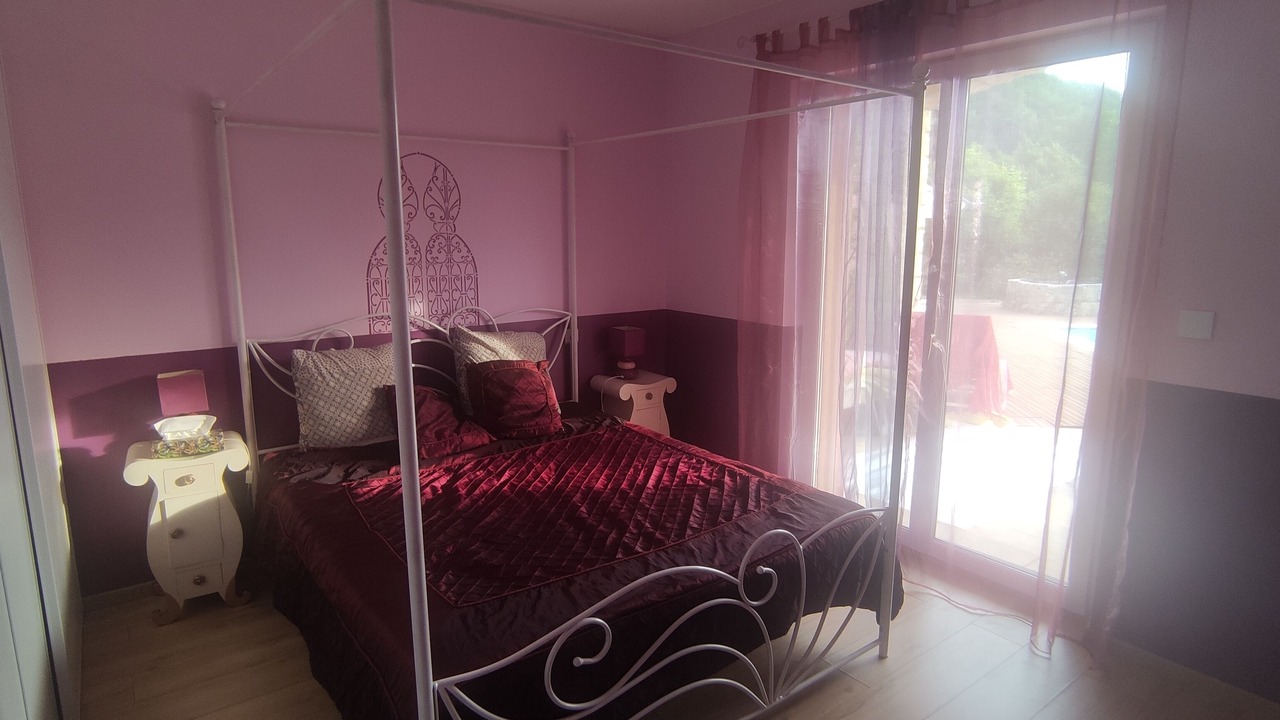 Photo of Bedroom in Saint-Hilaire-de-Lusignan