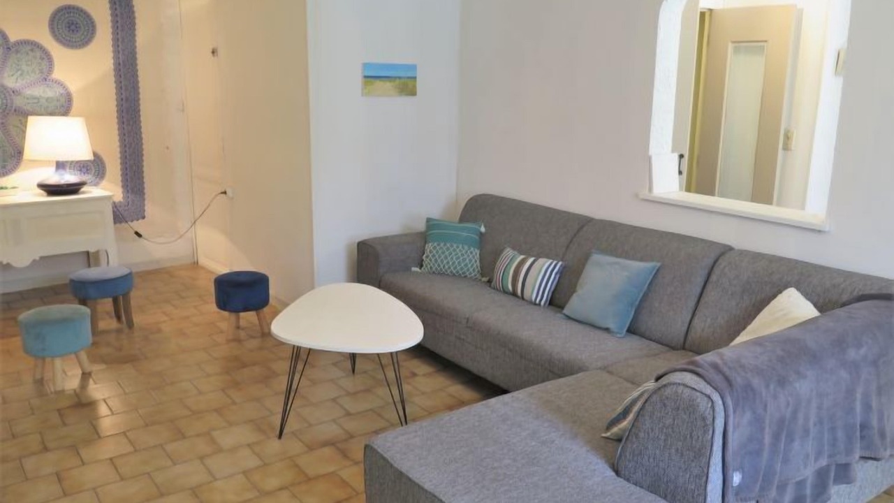 Photo of Livingroom in Begadan