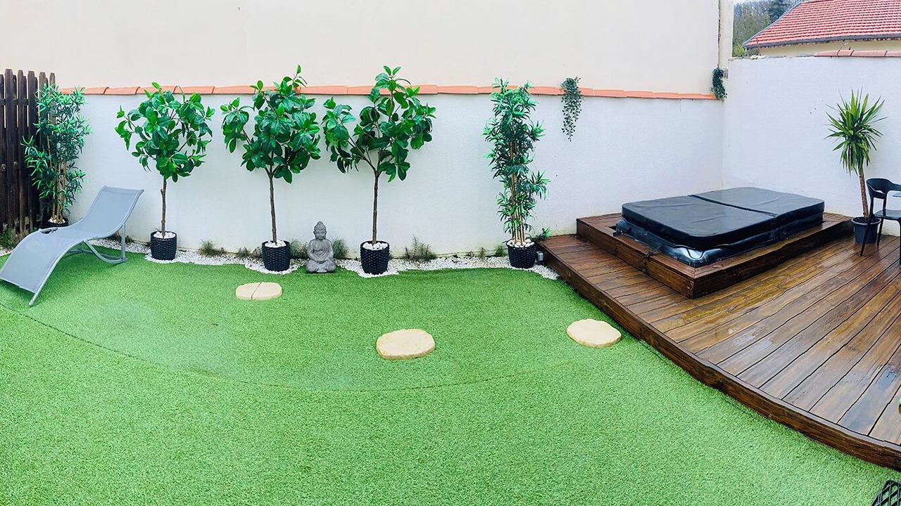 Photo of Outdoor in Cenon