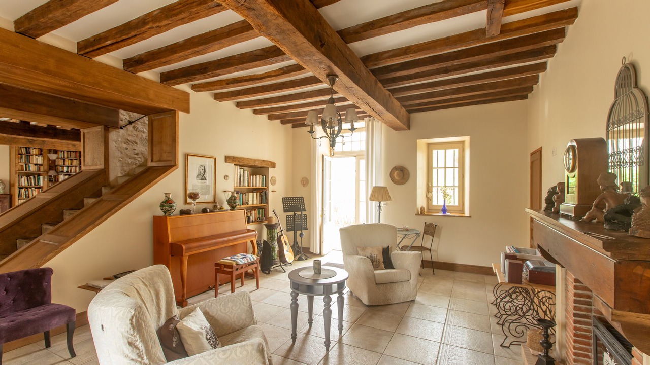 Photo of Livingroom in Pressac