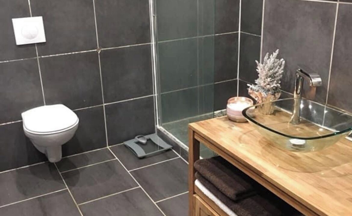 Photo of Bathroom in Combiers