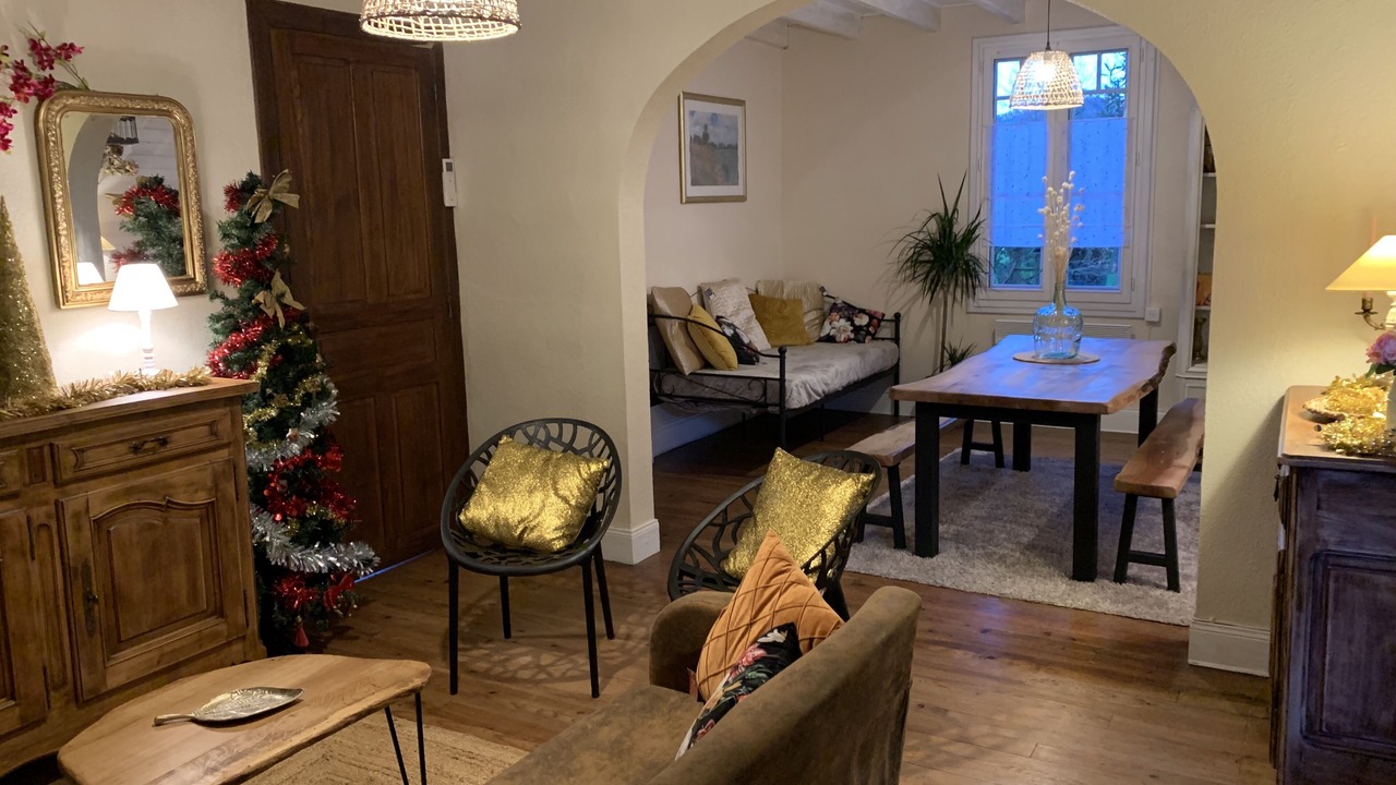 Photo of Livingroom in Charritte-de-Bas
