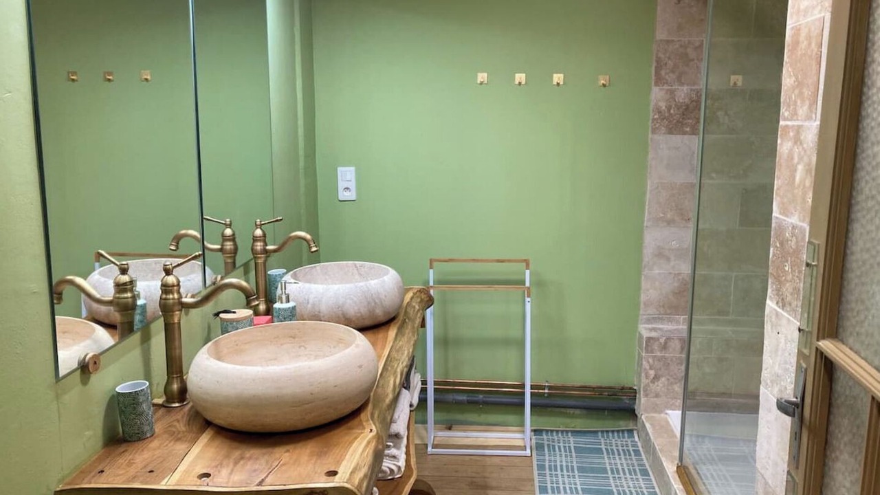Photo of Bathroom in Laruscade