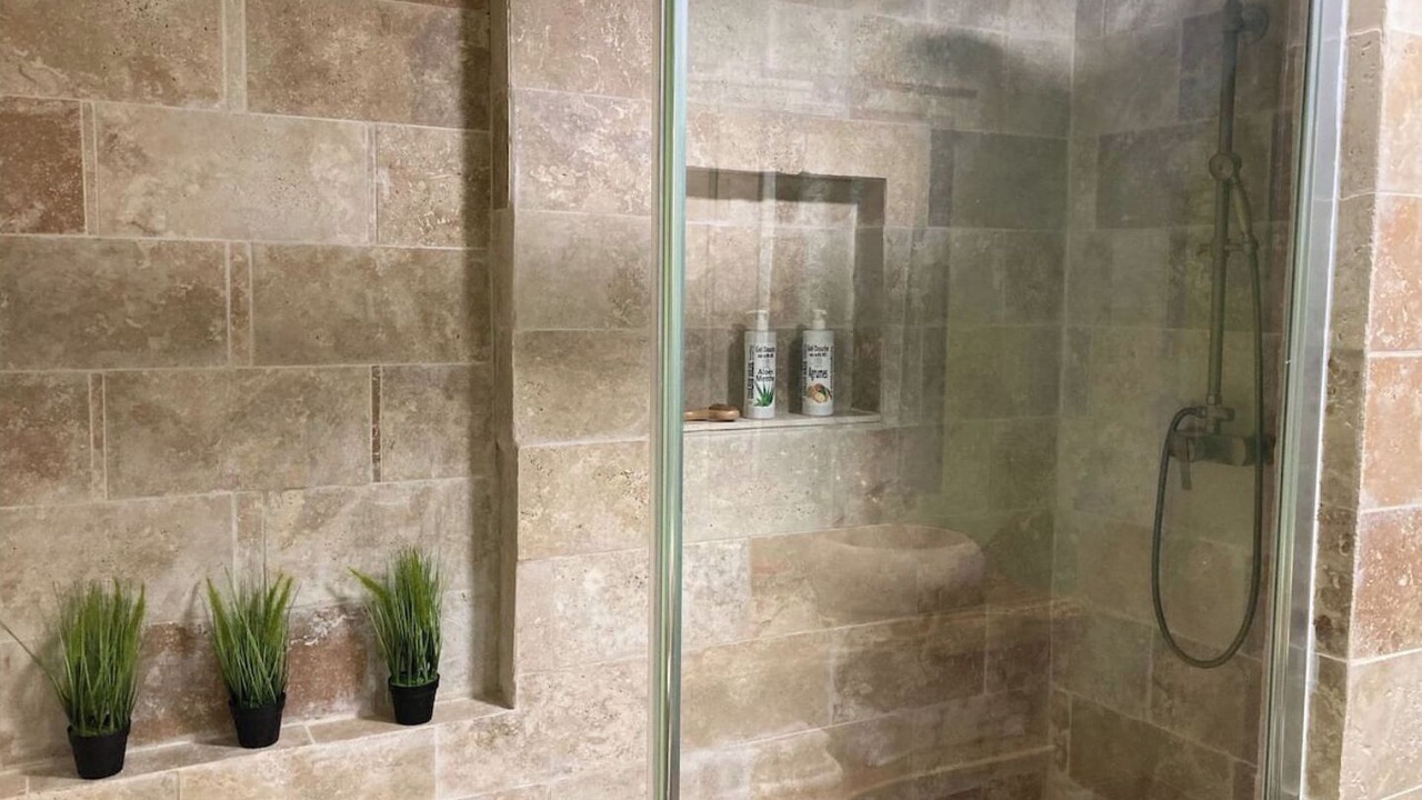 Photo of Bathroom in Laruscade