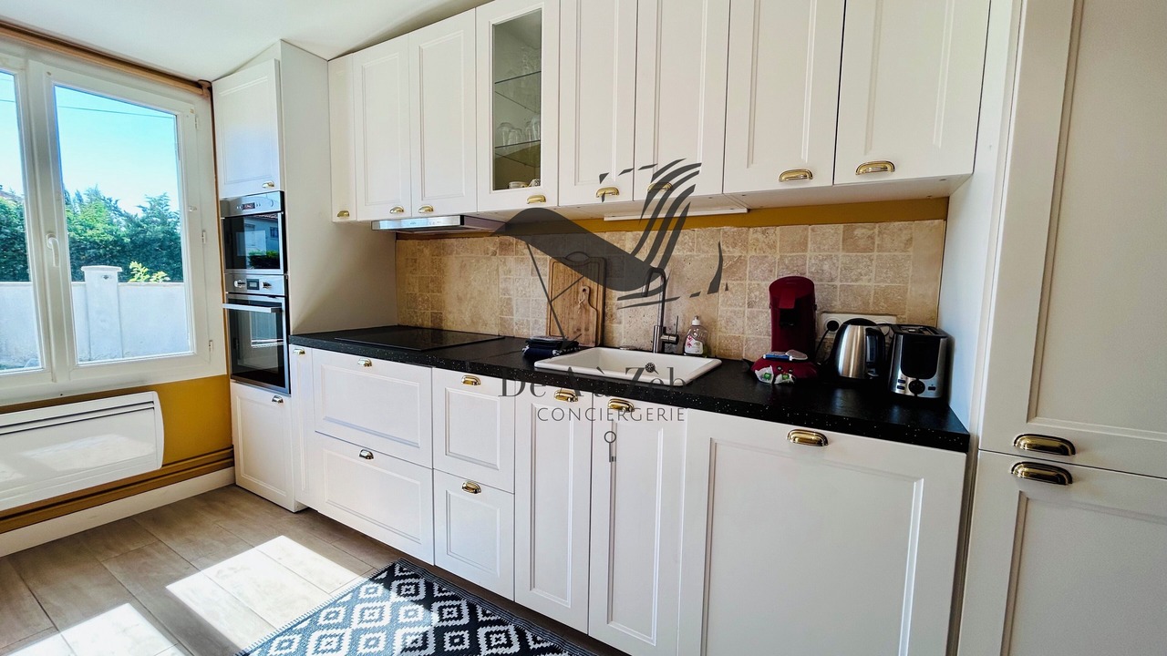 Photo of Kitchen in Port-des-Barques