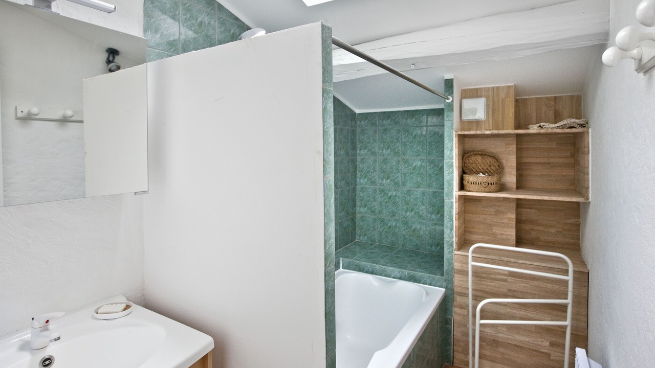 Photo of Bathroom in Puisseguin