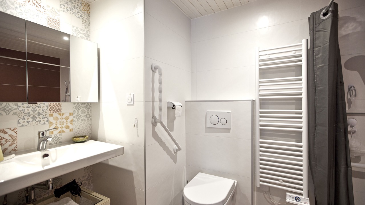 Photo of Bathroom in Puisseguin