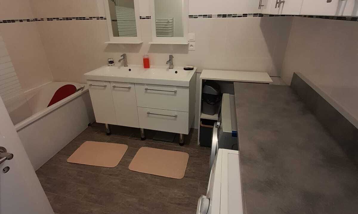 Photo of Bathroom in Listrac-Medoc