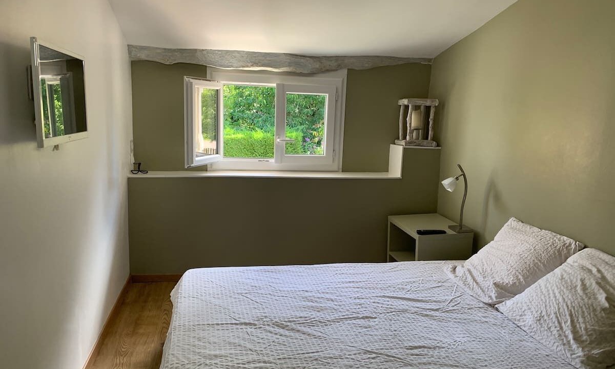 Photo of Bedroom in Pugnac