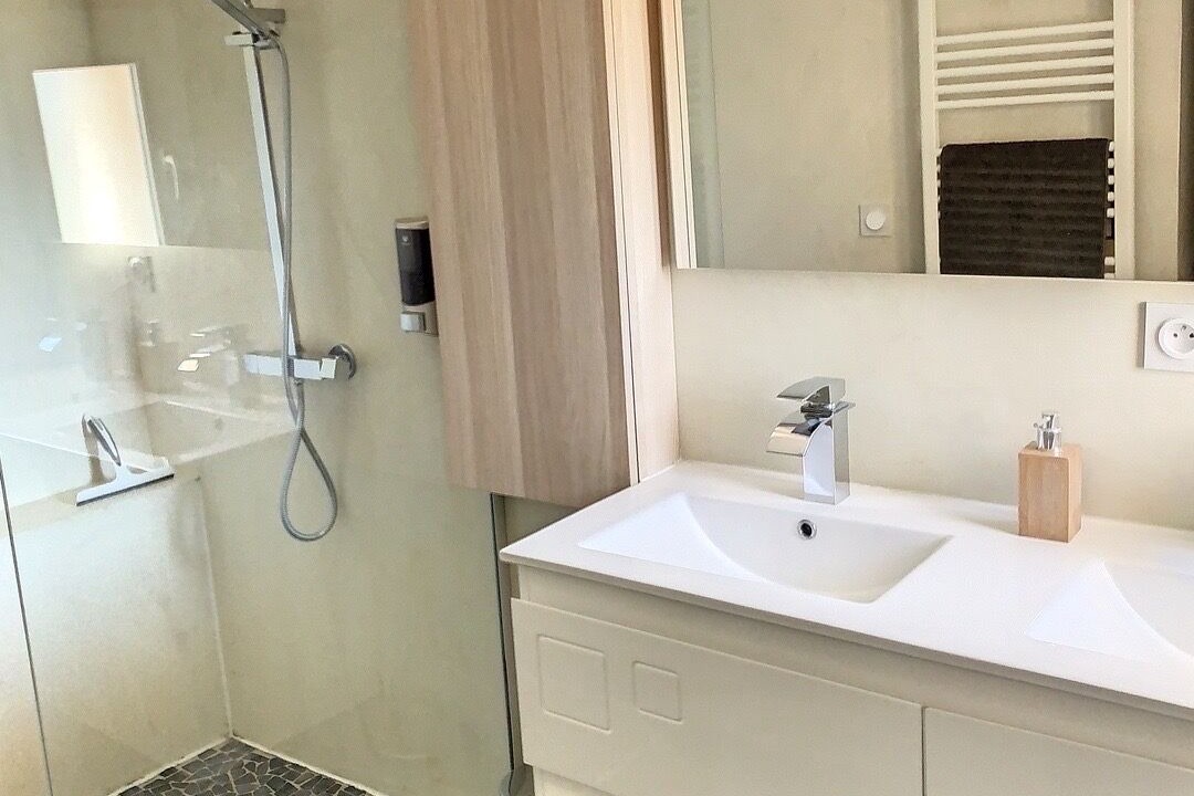 Photo of Bathroom in Pugnac